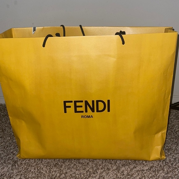 Fendi - Picture 10 of 10